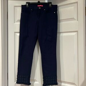 NWOT Lily Pulitzer navy cropped Jean with accent around cuff. Size 10.